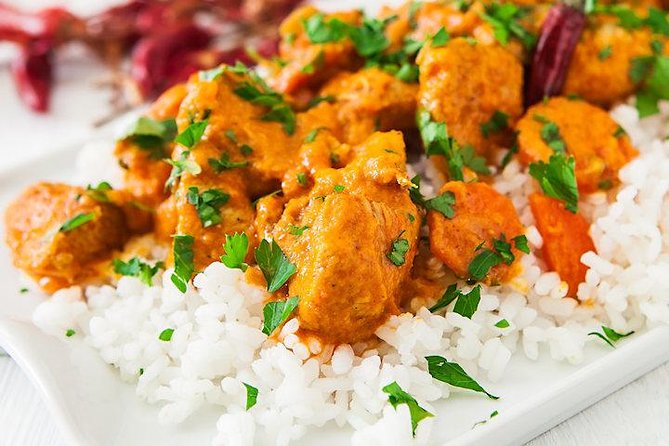 Nicoles Table – Coordinating Curry