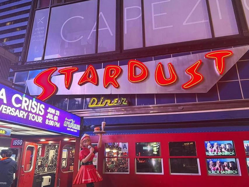 NYC: Private Home Alone 2 Stretch Limousine Tour With Pizza - Good To Know