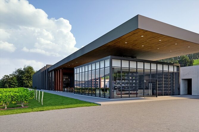 Okanagan Valley: Small-Group Lake Country Winery Tour  - Kelowna & Okanagan Valley - Tour Details