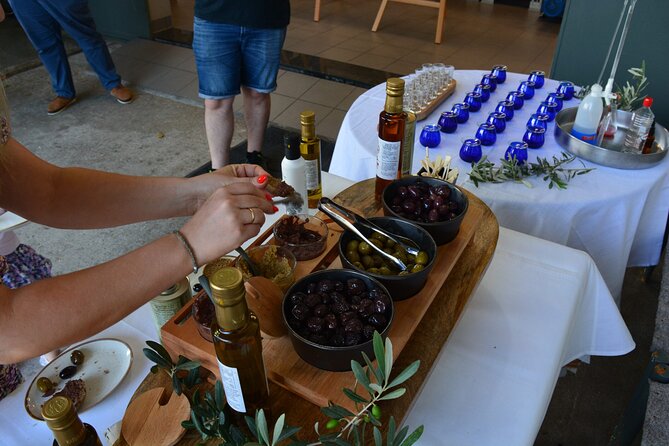 Olives & Olive Oil Tasting Wine (3 in 1 Experience!)
