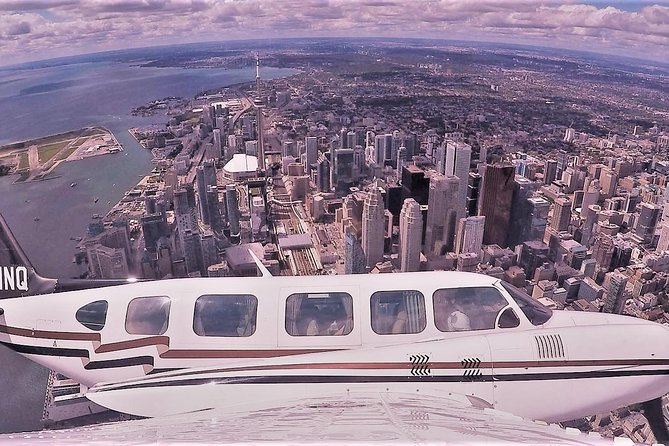 One Hour Aerial Tour of Toronto and Niagara Falls With Iflytoto - Overview and Itinerary