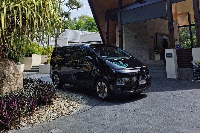 ONE WAY Private Transfer 4 to 6 Passengers Between Cairns and Silky Oaks
