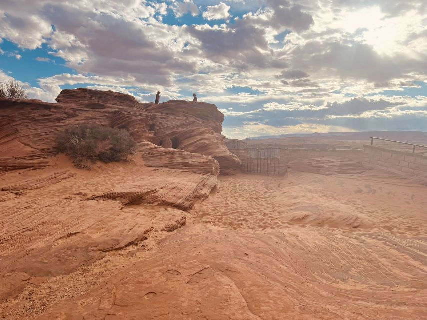 Page: Upper or Lower Antelope Canyon and Horseshoe Bend Tour