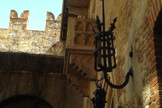 Passionate Verona: Living Romeo and Juliets Story