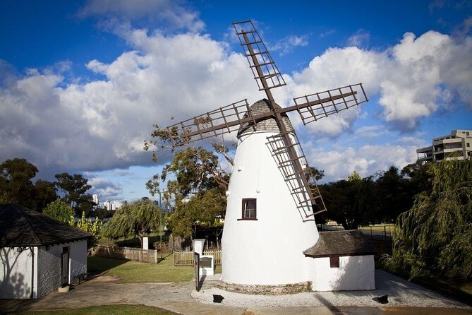 Perth's Foreshores by Bike - Bushland, History & City Vistas