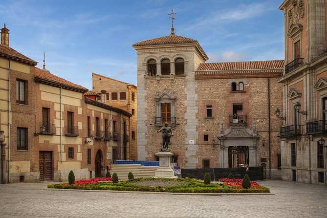 Photographic Tour of Madrid With a Professional Photographer - Good To Know