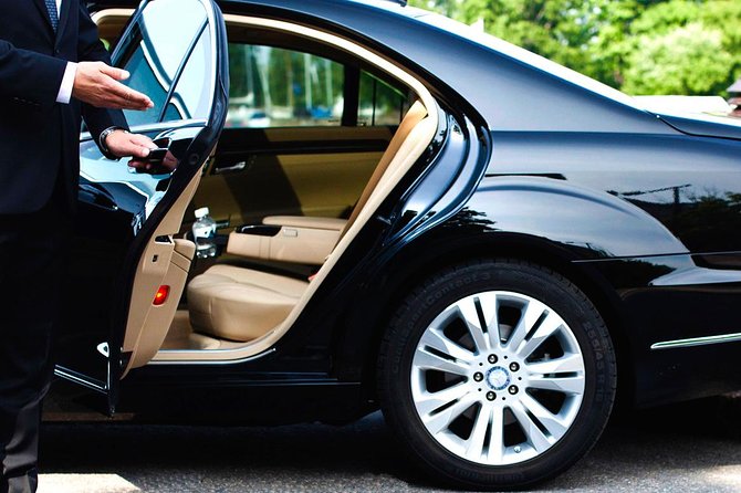 Pick up From Airport to Intercontinental Peninsula Resort by Private Car