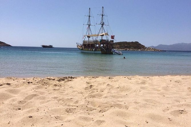Pirate Boat Trip With Foam Party