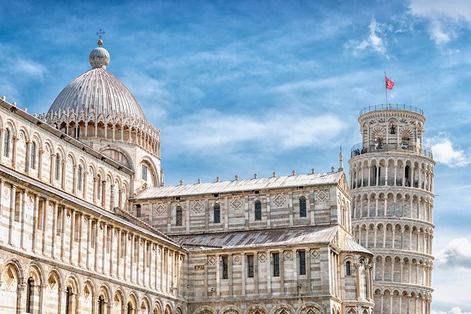 Pisa Guided Walking Tour in Miracoli Square