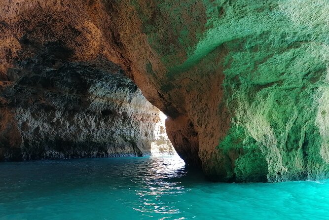 Portimão to Benagil: Adrenaline Wave - 90Mins Cave Tour - Tour Highlights