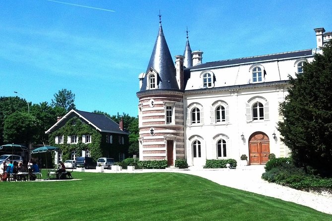 Private 12-Hour Round Transfer to Loire Castles From Paris. Best Offer! - Good To Know