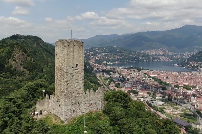 Private 2-Hour Tour of the Medieval Castle Over Lake Como