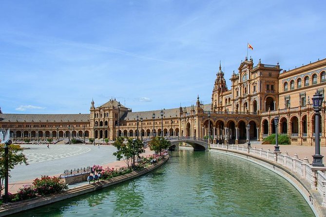 Private 4-Hour Walking Tour of Sevilla With Official Tour Guide - Overview