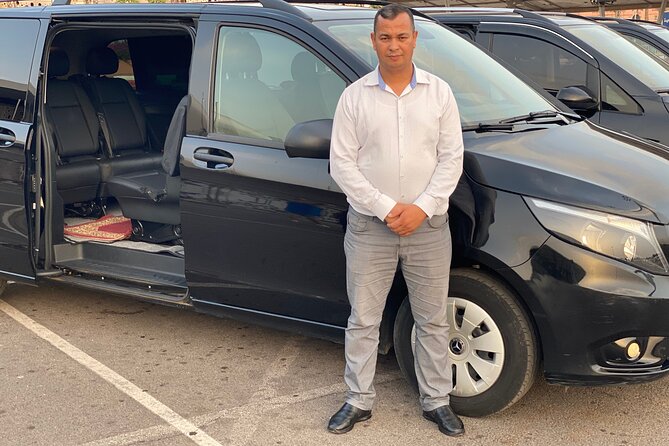 Private Airport Transfer: Menara Airport (RAK) to Marrakech