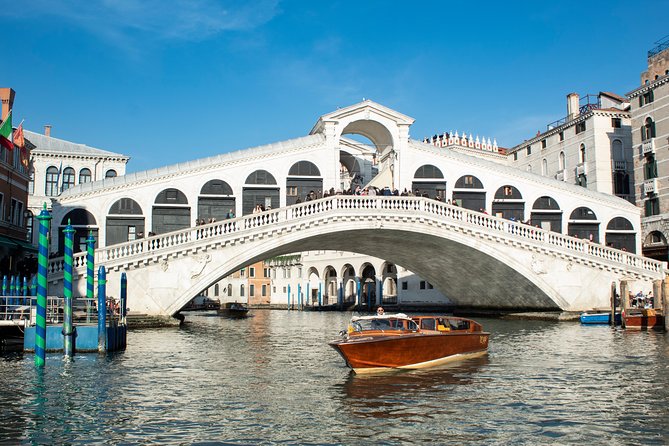 Private Arrival Transfer: Venice Train or Bus Stations to Venice Hotels