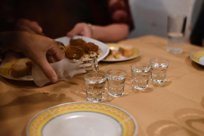 Private Athens By Night Food Tour & Wine Tasting of 5 Varieties