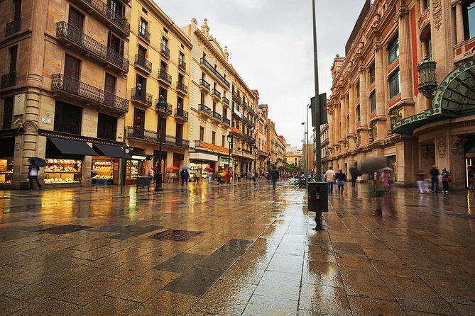 Private Barcelona Old Town Walking Tour: Gothic Quarter & Born - Good To Know