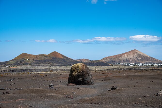 Private Bike Tour Among Volcanoes in Lanzarote