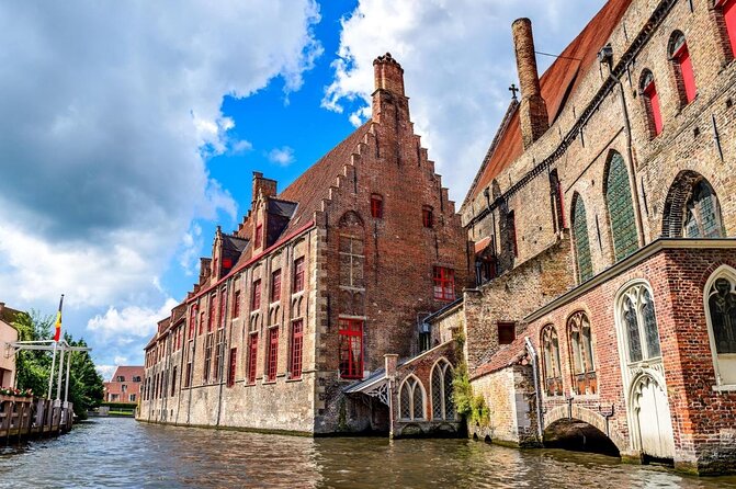 PRIVATE City Kickstart Tour With Locals: Bruges Private Experience