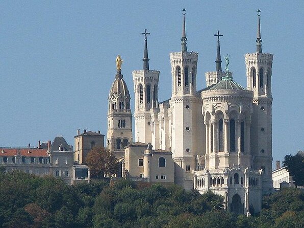 Private Cruise Aboard a Yacht in Lyon - Good To Know