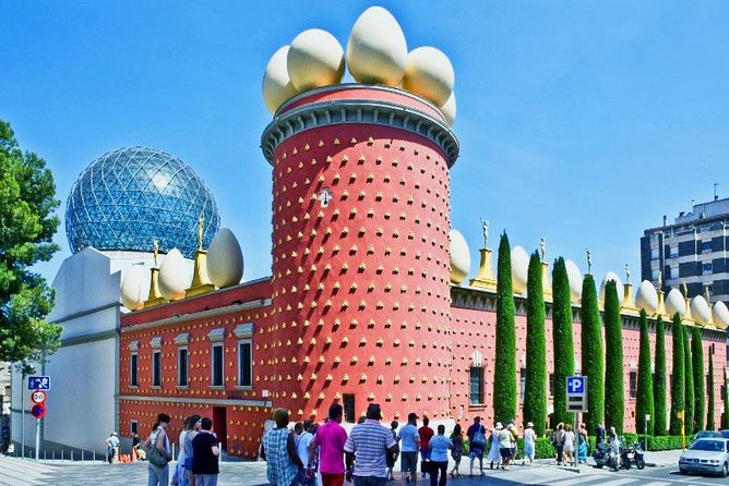 Private Dalí'S World Wine and Cava Tour With Hotel Pick-Up From Barcelona - Good To Know