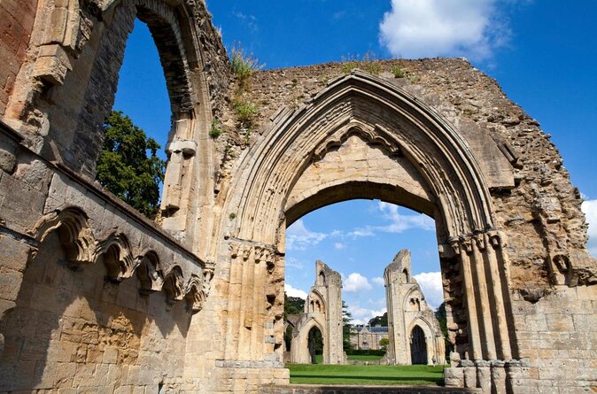 Private Day Tour From Bath to Glastonbury and Wells With Pickup