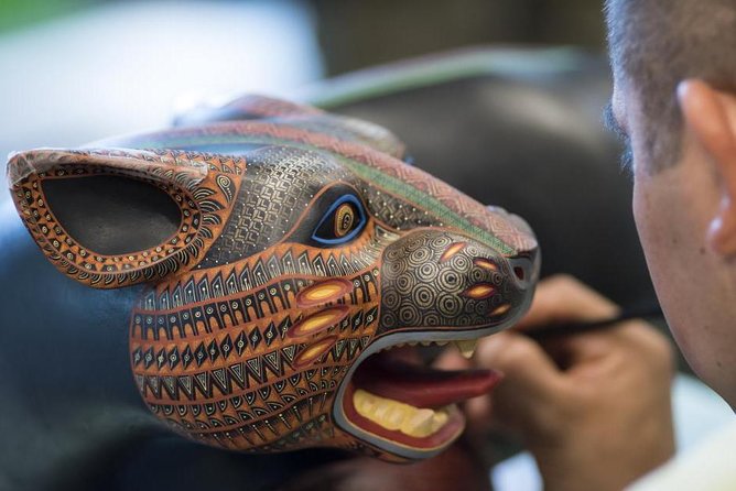 Private Day Tour Including Artisan Villages of Alebrijes and Black Pottery