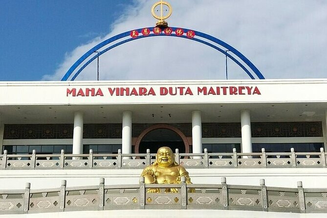 Private Day Tour: Indonesia & Malaysia Kuala Lumpur (2 Countries) From Singapore