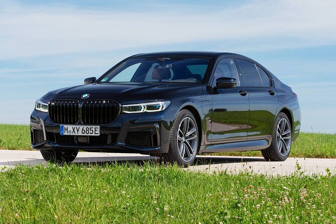 Private Departure Transfer From Brussels City to Brussels Airport by Luxury Car