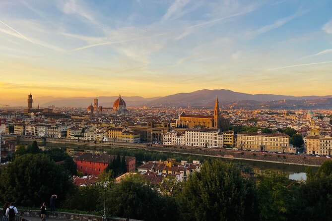 Private Florence Tour by Luxury Cars: City Highlights or Gregorian Chants