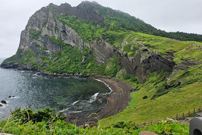 Private Full-Day Package Tour – South & East of Jeju Island