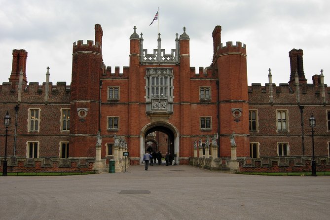 Private Full Day Tour of Windsor Castle and Hampton Court Palace From London - Good To Know