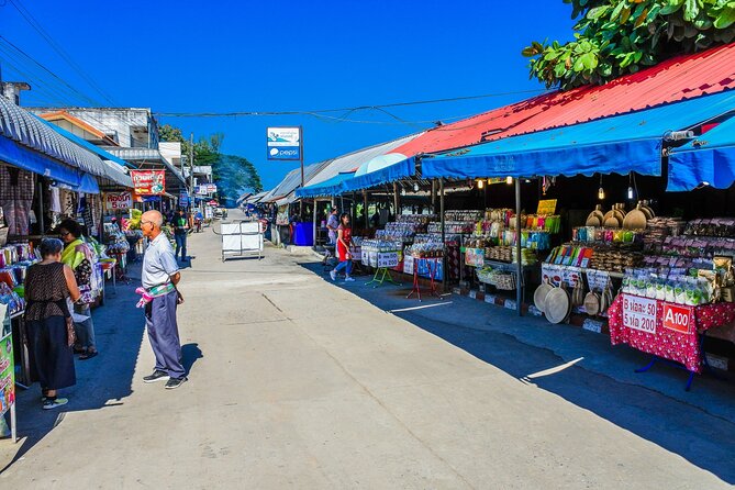 Private Guided Chatuchak Weekend Market Shopping Tour With Lunch - Overview of Chatuchak Weekend Market