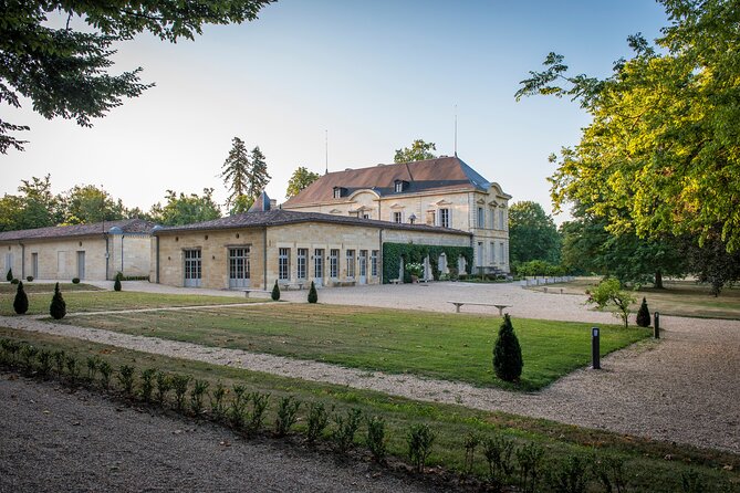 Private Guided Winery Tour With Wine Tasting in Lalande De Pomerol