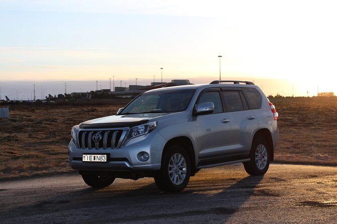 Private Keflavik Airport Transfer (Round Trip)