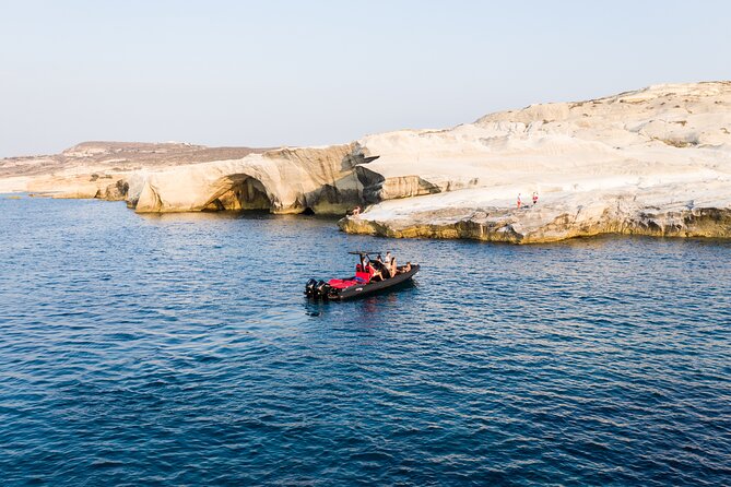 Private Luxury Boat Tour to Kimolos & Poliegos