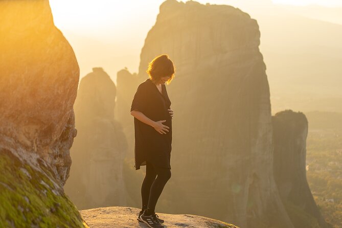 Private Meteora Photo Shoot With a Professional Photographer