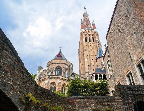 Private Metropolitan History of Bruges: the New York of Its Time