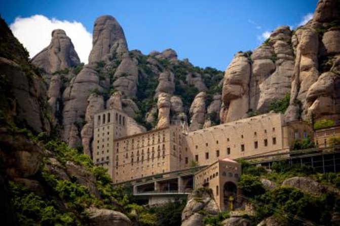 Private Montserrat, Gaudi and Modernism Day Trip From Barcelona - Reviews