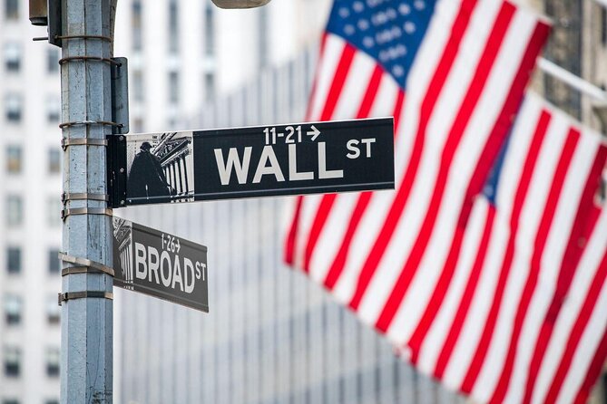 Private New York City Historic Downtown and Wall Street Walking Tour Including 911 Memorial