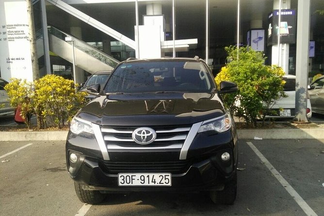 Private Noi Bai Airport Transfer (Han) Arrival or Departure