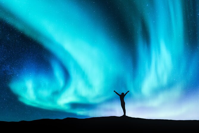 Private Northern Lights Tour With Icelandic Pastries and Liquor - Good To Know