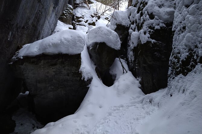 Private Nottawasaga Bluffs Caves Snowshoe/Crampons, Creemore Area - Good To Know