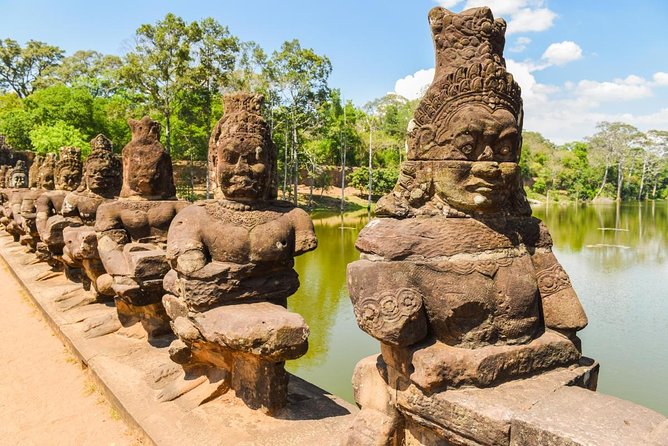 Private One-Day Tuktuk Small Tour of the Oldest Angkor Temples