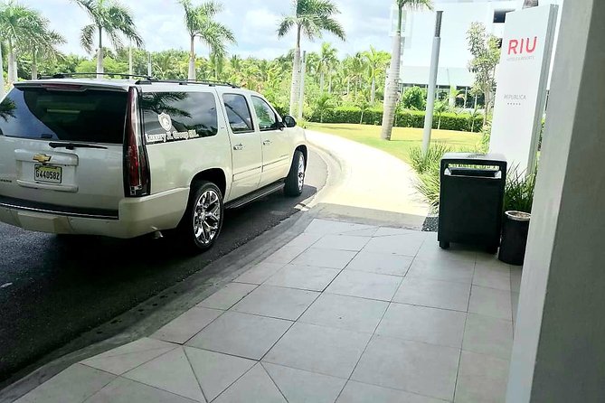 Private One-Way or Round-Trip Punta Cana-Cap Cana Transfer