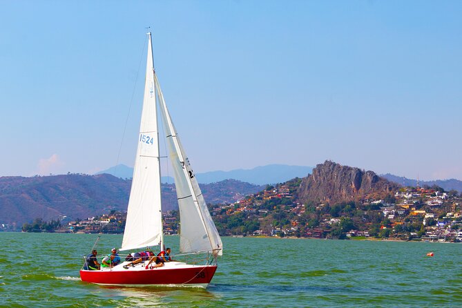 Private Sailing Tour in Valle De Bravo