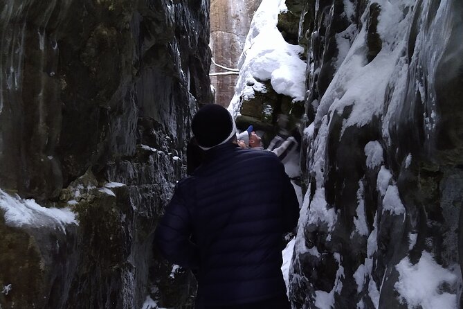 Private Singhampton Caves Snowshoe/Crampons, Collingwood/Blue Mtn - Good To Know