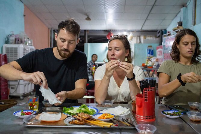 Private Street Food Walking Tour in Hoi An - Local Street Food Delicacies
