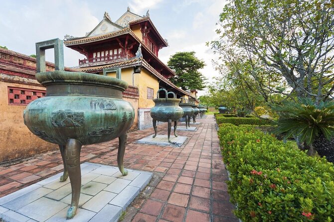 Private Tour: Hue Imperial City and Tinh Tam Lake by Cyclo