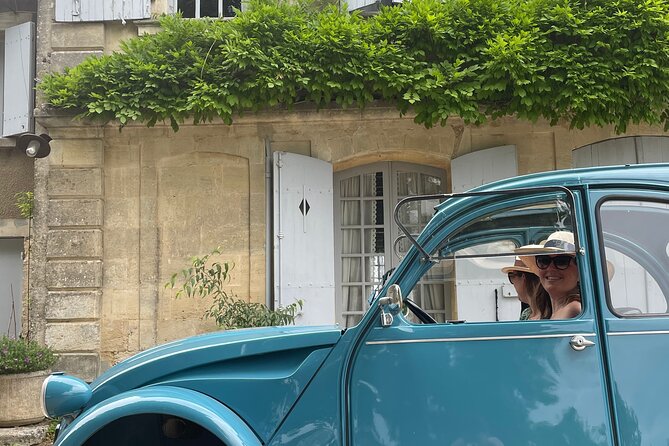 Private Tour in 2cv in the Vineyards With Tasting and Picnic